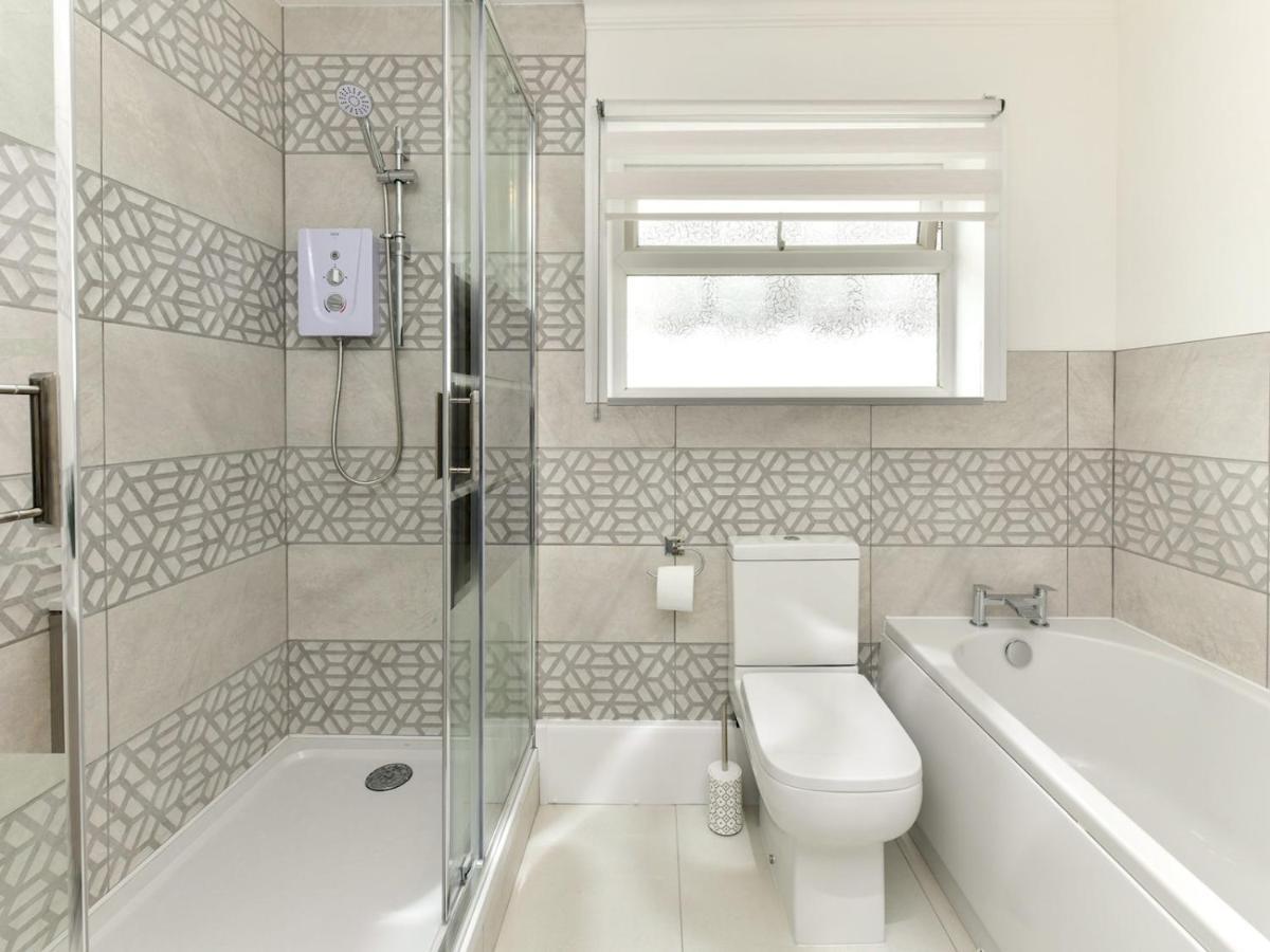 Pass The Keys Newly Refurbished Modern Bungalow - Pets Welcome Villa Swansea Exterior foto